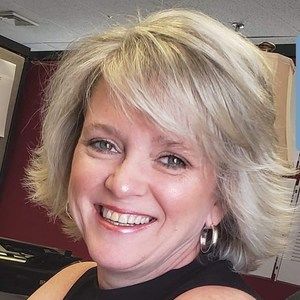 Meet your Posher, Debbie